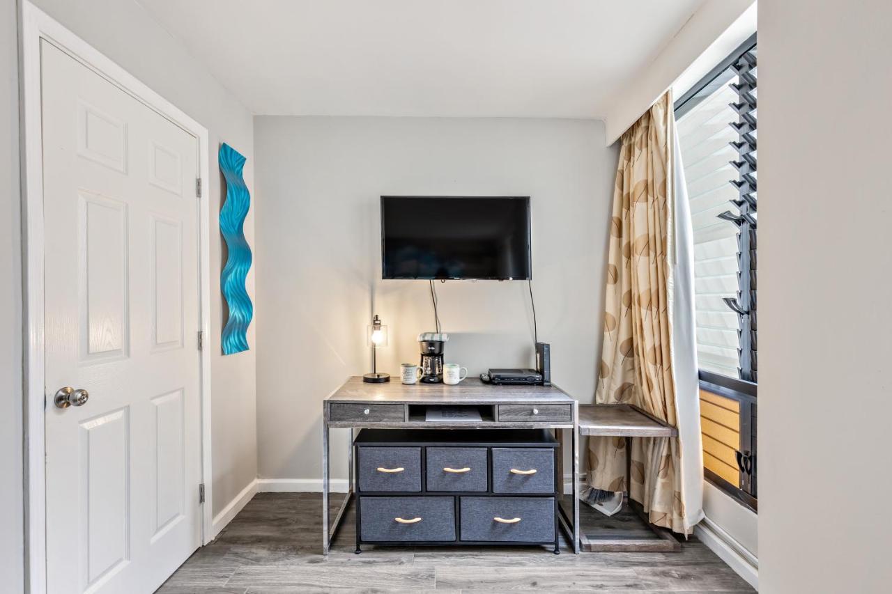 Inviting Waikiki Grand Hotel Room One Block To Beach! ホノルル エクステリア 写真